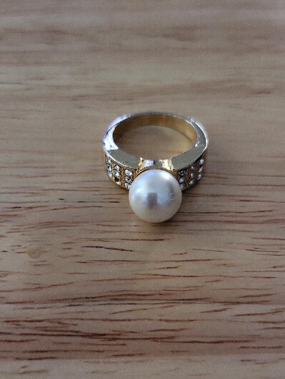 Turkish Style Gold-tone Pearl Cocktail Ring with Crystal Accents